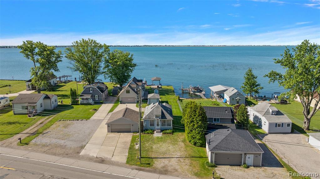 8449 Dixie Highway, Ira, MI