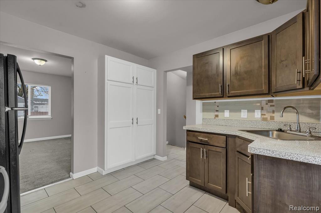 8268 Hudson Avenue, Warren, MI 48089 — Photo 7