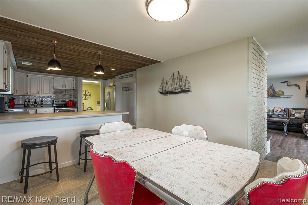 6768 HATCHERY Road, Waterford, MI 48327 — Photo 50