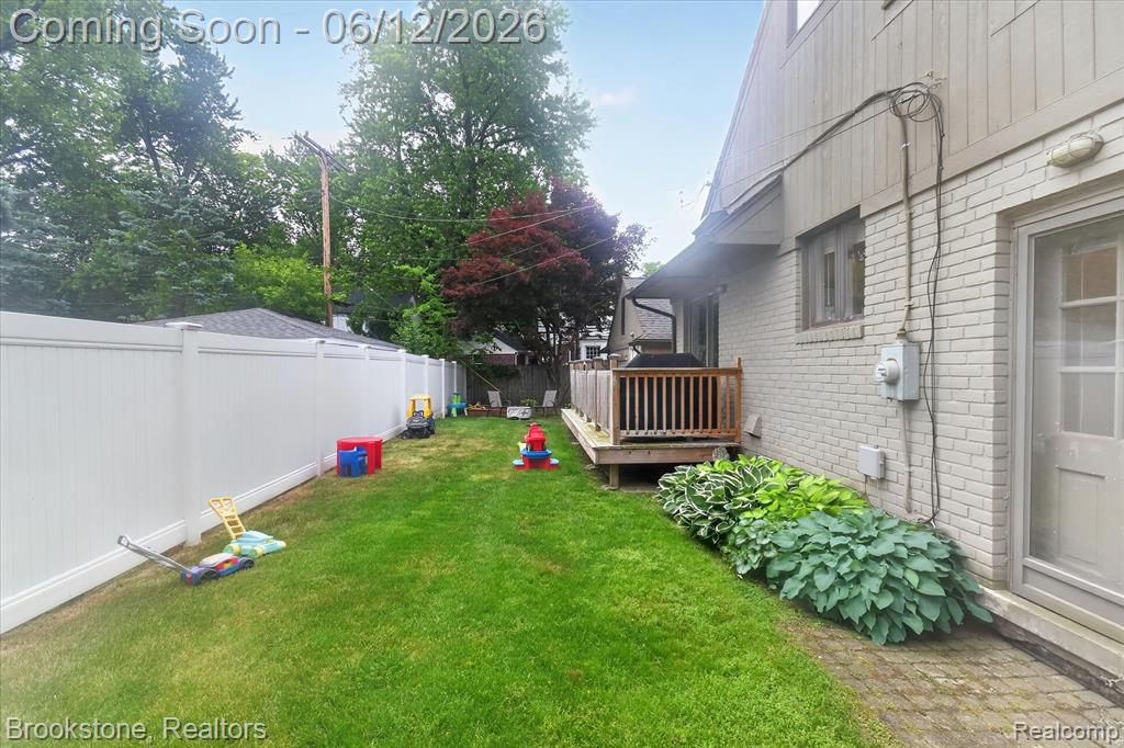 8926 Lincoln Drive, Huntington Woods, MI — Photo 44