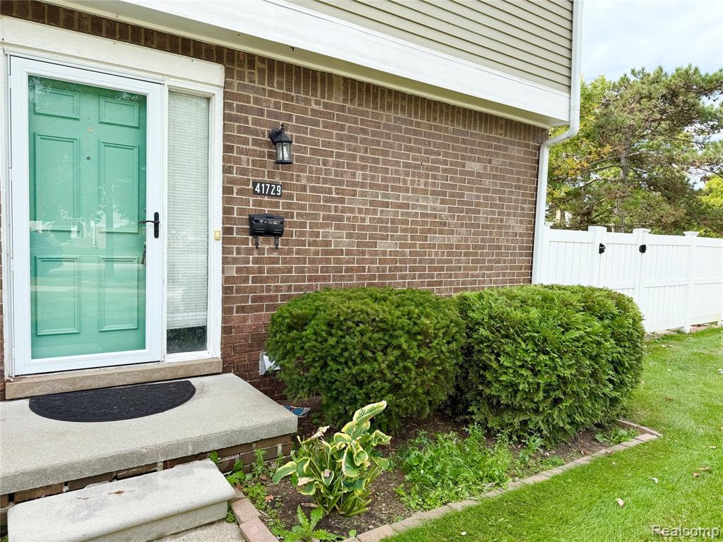 41729 Broquet Drive, Novi, MI 48167 — front exterior