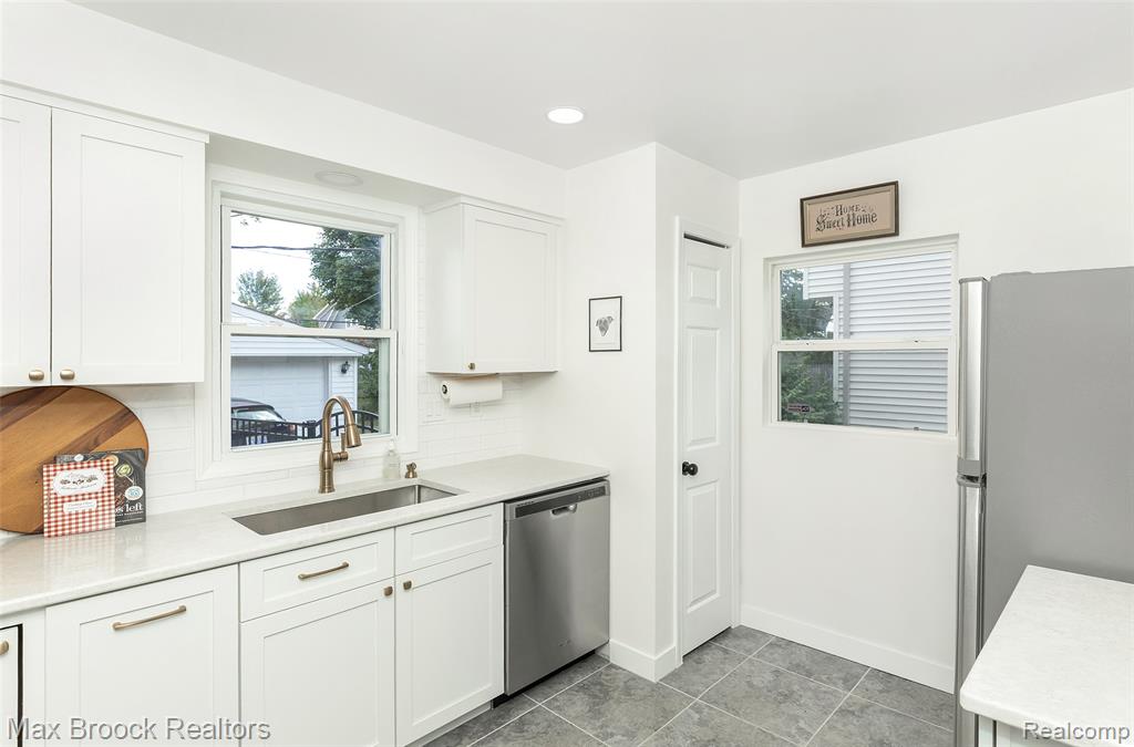 430 N Altadena Avenue, Royal Oak, MI 48067 — Photo 13