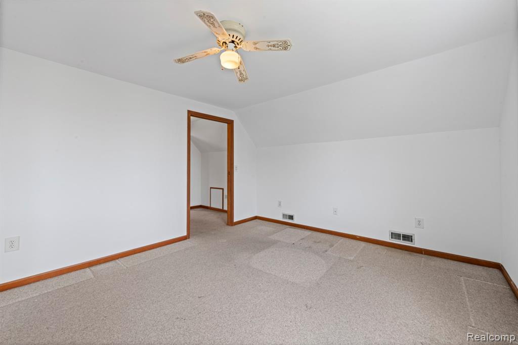 941 Pine Street, Wyandotte, MI 48192 — Photo 17