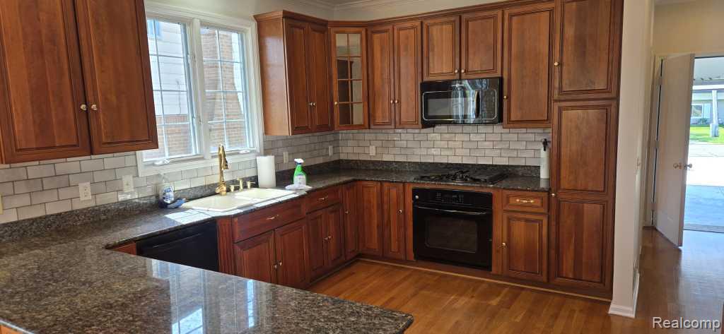 31975 Riverdale Street, Harrison Township, MI — Photo 14