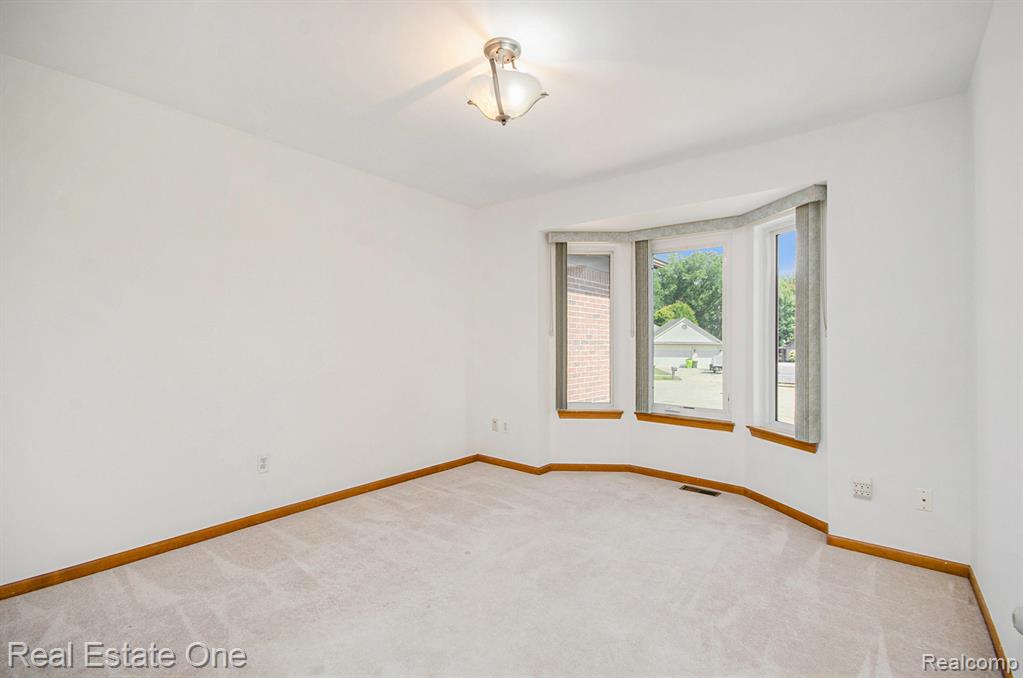47935 Remington Court, Chesterfield, MI 48047 — Photo 23