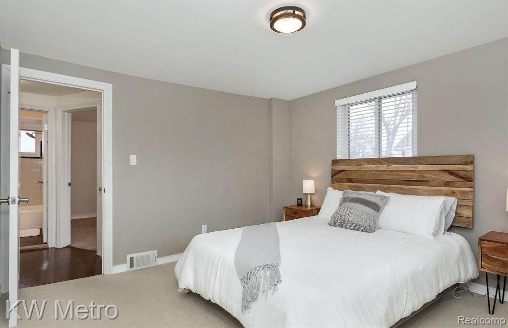 500 W HOUSTONIA Avenue, Royal Oak, MI 48073 — Photo 15