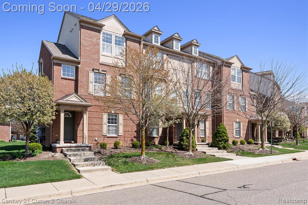44782 Gwinnett Loop, Novi, MI 48377 — Photo 2