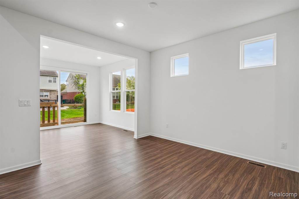 50720 Bellaire Drive, Macomb, MI 48044 — Photo 6