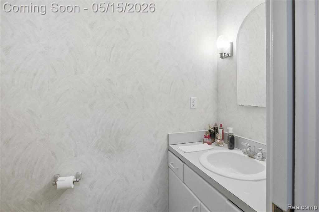 6432 Pinebrook Lane, Burton, MI 48509 — Photo 13