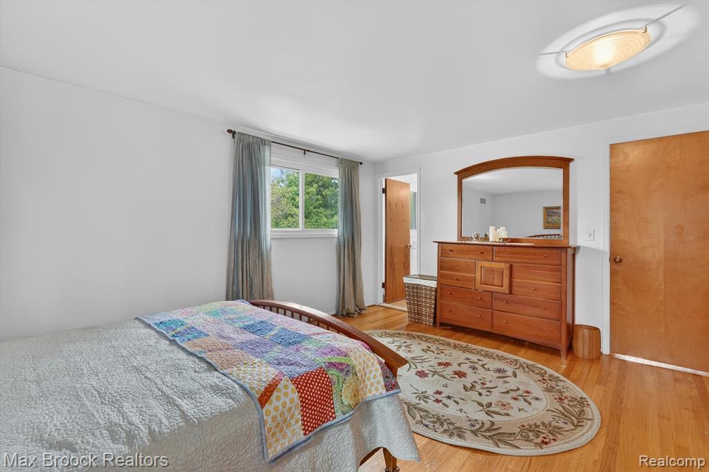 7456 Glengrove Drive, Bloomfield Hills, MI 48301 — Photo 29