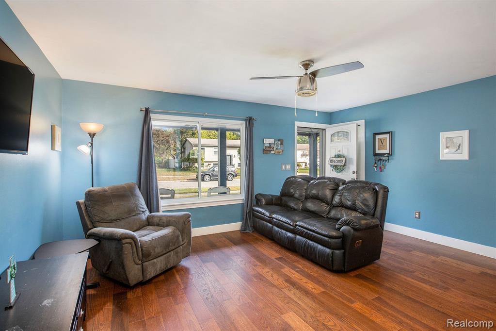 44601 ALBERT Drive, Plymouth, MI 48170 — Photo 7
