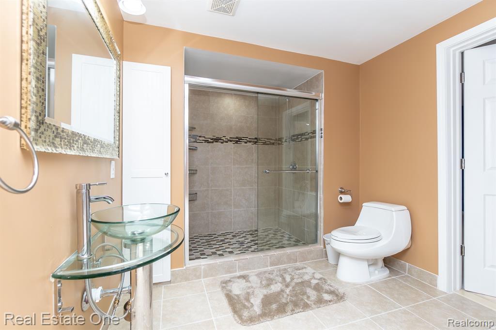 18090 Peninsula Way, Northville, MI 48168 — Photo 85