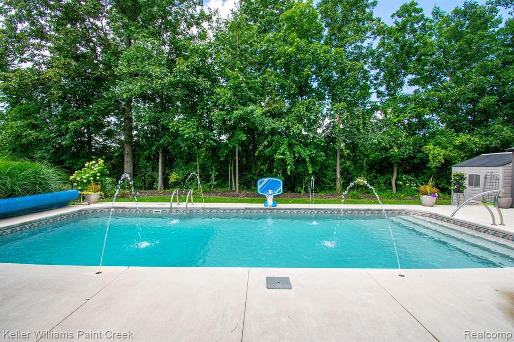 51405 CAROLINE Drive, Chesterfield, MI 48047 — Photo 4