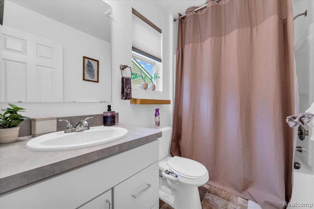 9556 NATURE VIEW Lane, Ypsilanti, MI 48197 — Photo 22