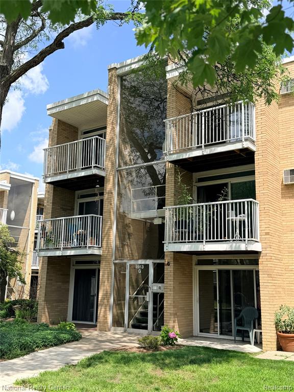 4913 Crooks Road, G4, Royal Oak, MI 48073 — front exterior