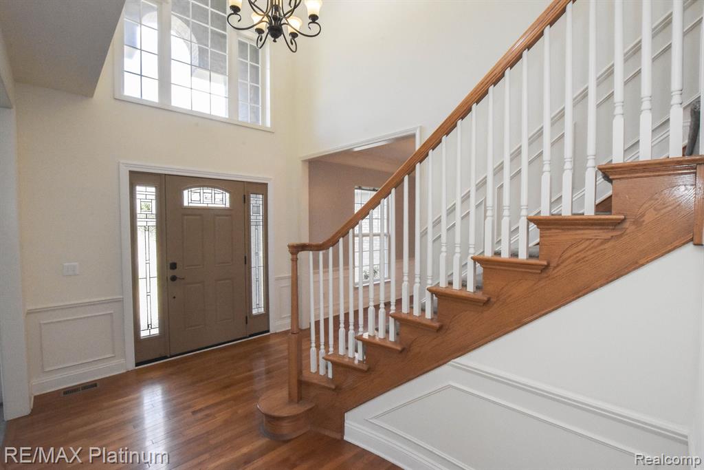 4237 MERRIMAN Loop, Howell, MI 48843 — Photo 5