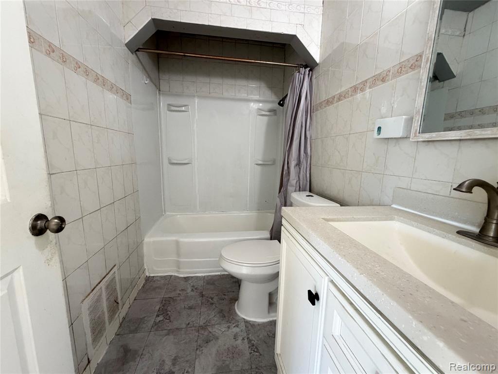 5698 Greenview Avenue, Detroit, MI 48228 — Photo 14