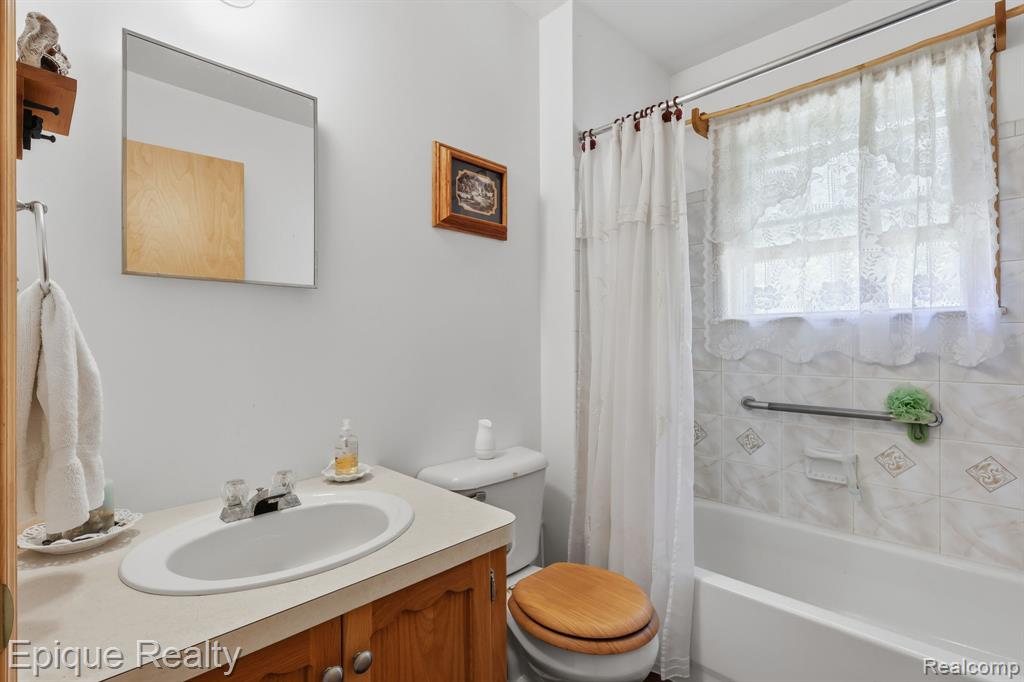 8336 Rider Road, Imlay City, MI 48444 — Photo 17