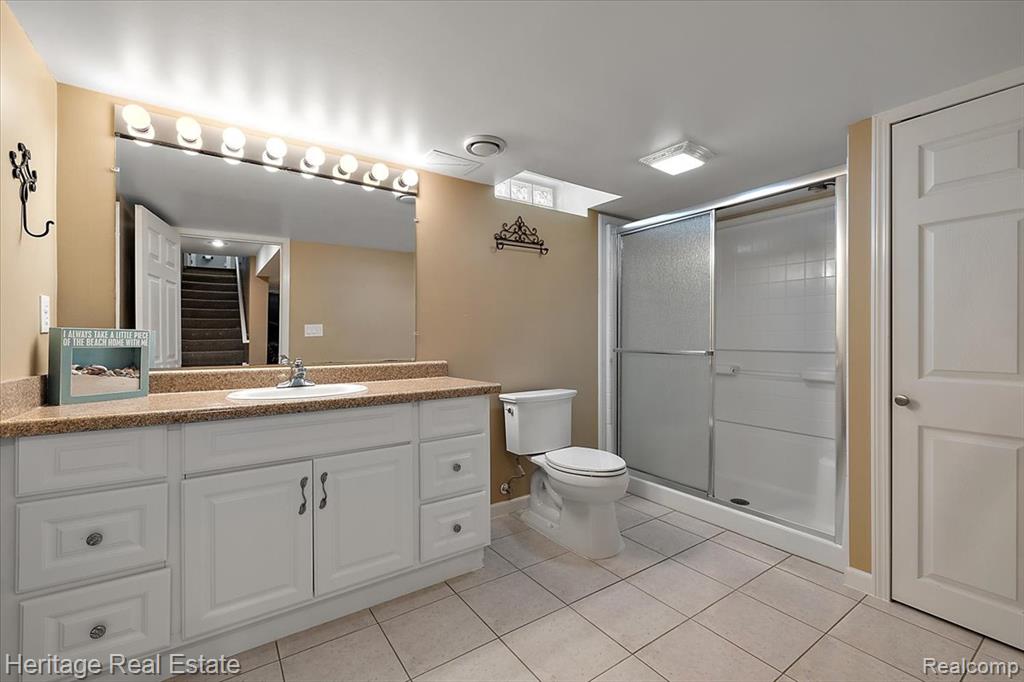 624 Glenmoor Drive, Oxford, MI 48371 — Photo 33