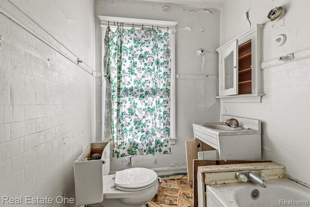 1821 HELEN Street, Detroit, MI 48207 — Photo 27