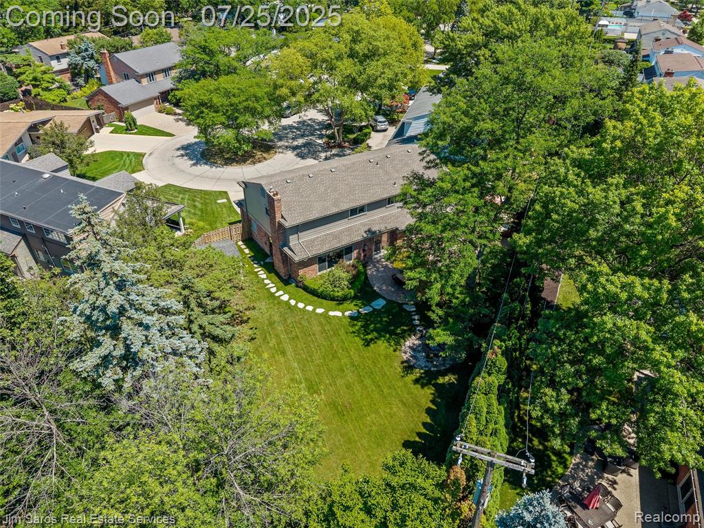 753 Perrien Place, Grosse Pointe Woods, MI 48236 — Photo 32