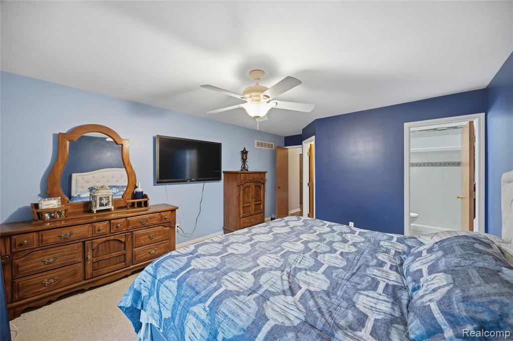 53071 Gregory Drive, Macomb, MI 48042 — Photo 15