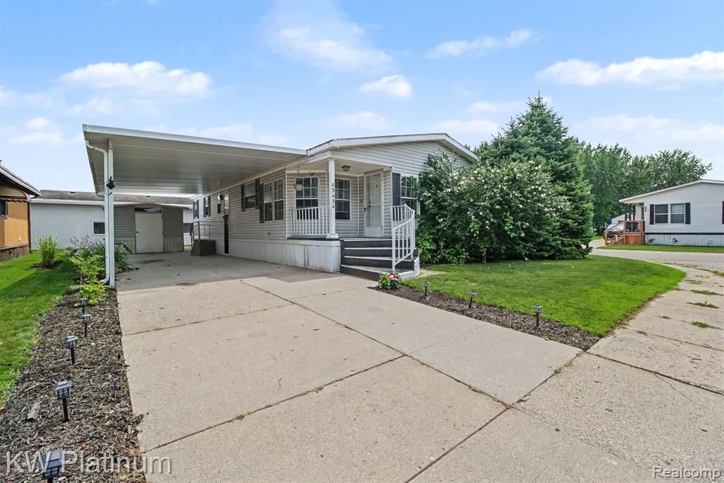 49454 Wisteria Court, Utica, MI 48315