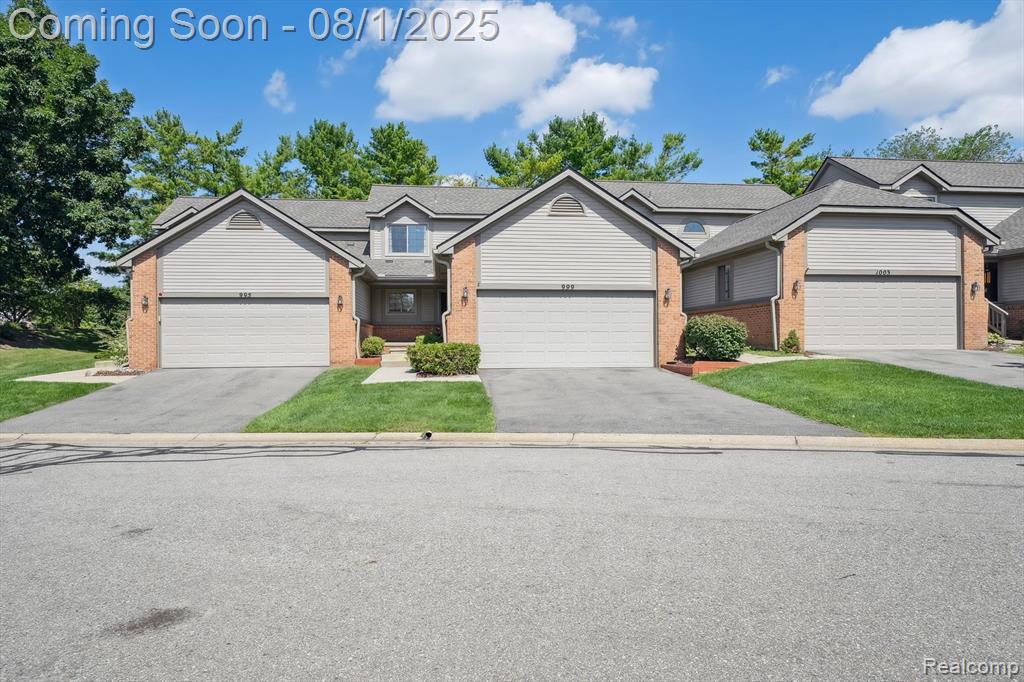 999 Hickory Drive, Brighton, MI 48116 — Photo 5