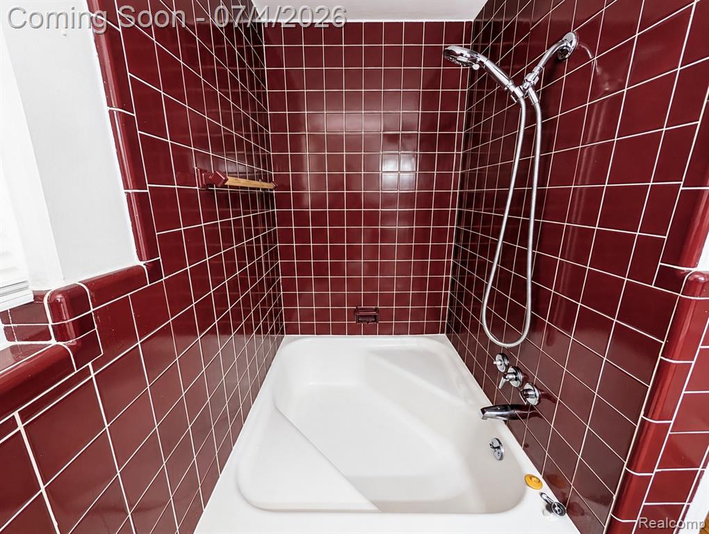 20552 Huntington Avenue, Harper Woods, MI 48225 — Photo 19