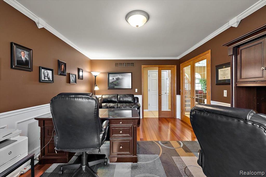 8449 S SHORE Drive, Clarkston, MI 48348 — Photo 25