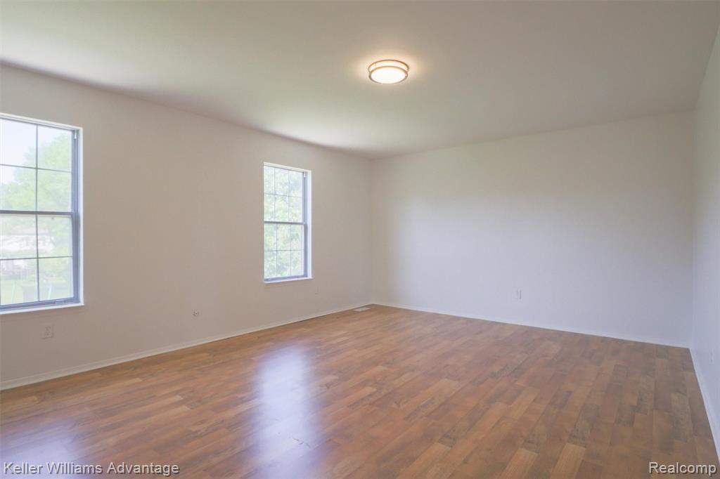 5262 Kingsfield Drive, West Bloomfield, MI — Photo 17