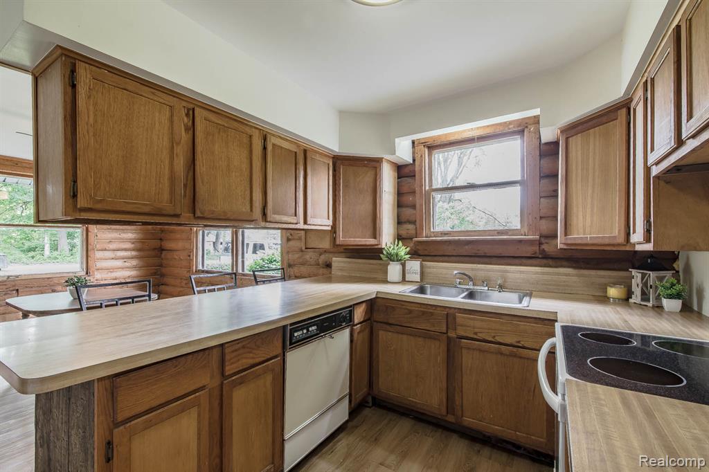 5180 Hillsboro Road, Davisburg, MI 48350 — Photo 21