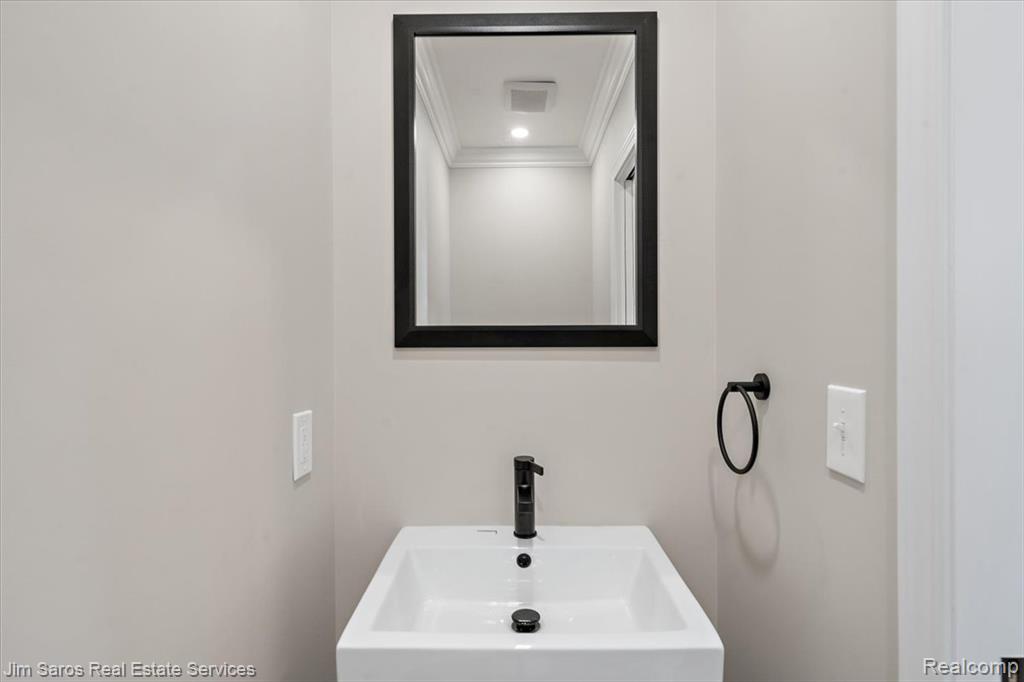 22676 Bayview Drive, Saint Clair Shores, MI 48081 — Photo 21