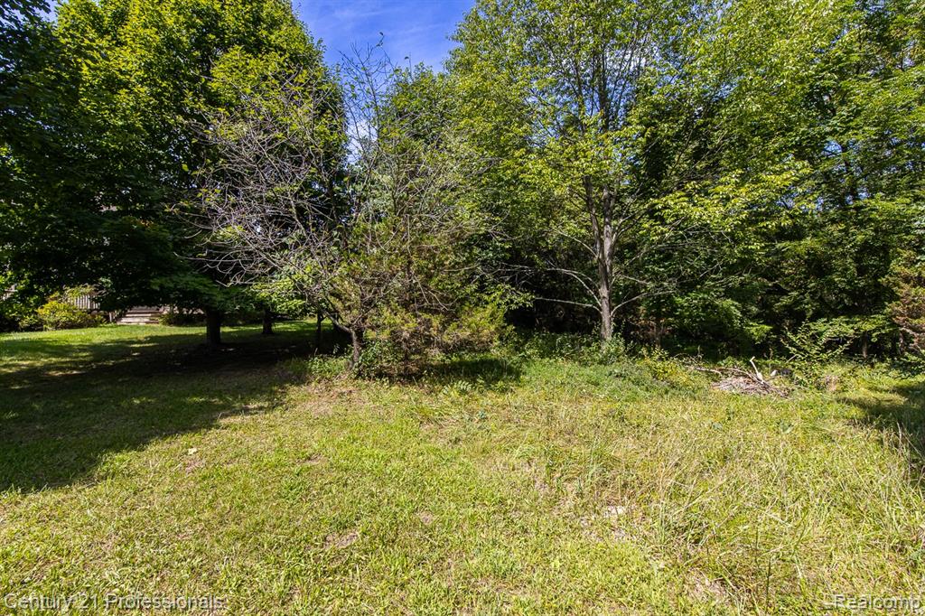 4970 Fox Chase Drive, White Lake, MI 48383 — Photo 49