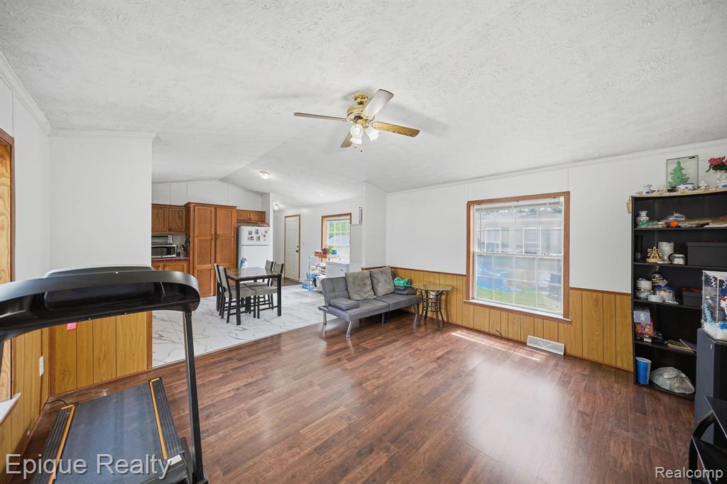 6255 Lake Drive, Augusta, MI 48197 — Photo 5