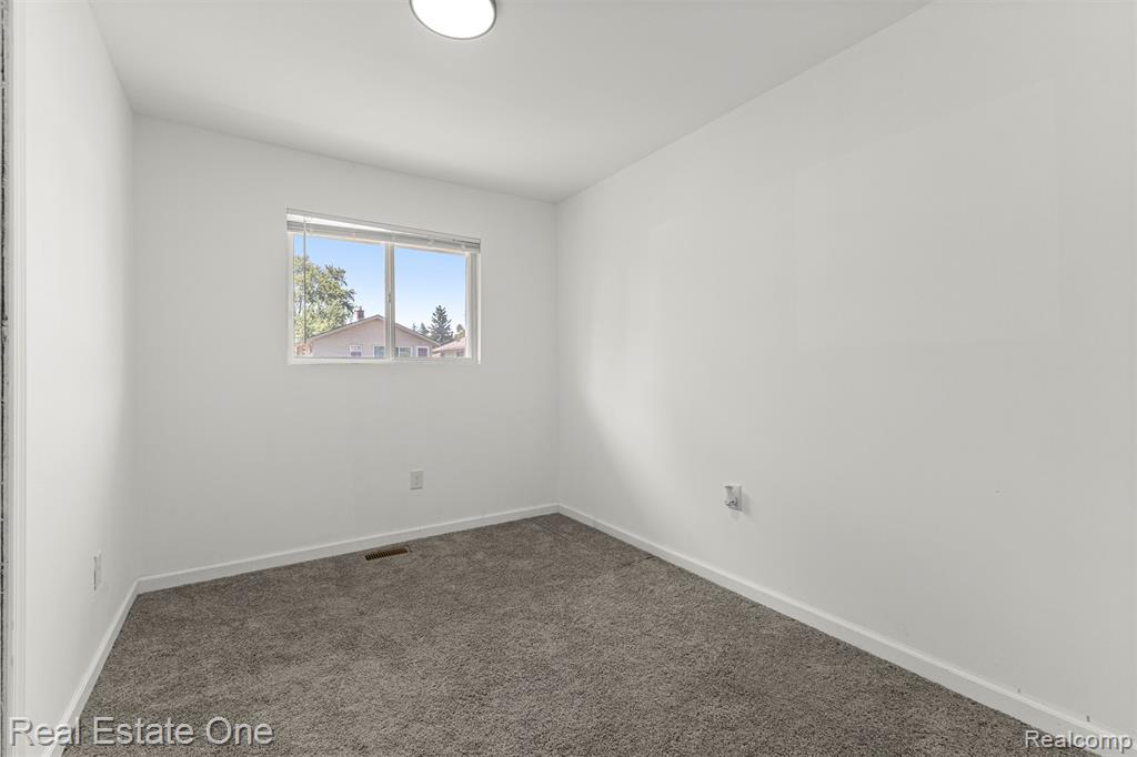 29522 Grandview Street, Inkster, MI 48141 — Photo 13