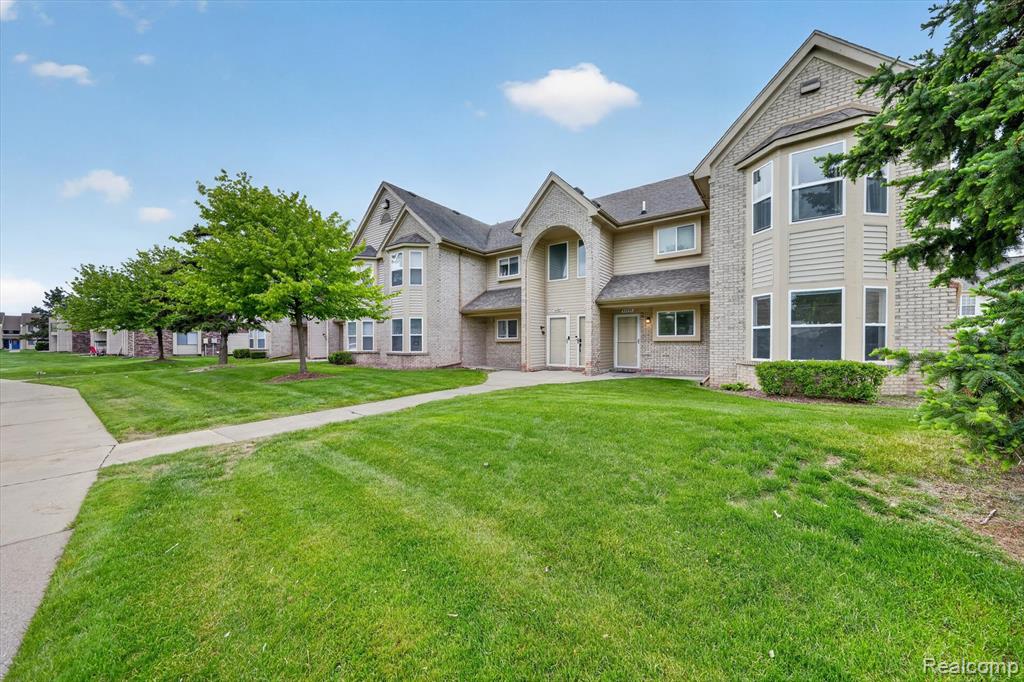 44393 Sunnyside Drive, 38, Sterling Heights, MI 48313 — Photo 4