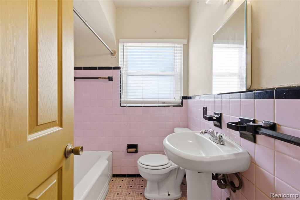 11406 Strathmoor Street, Detroit, MI 48227 — Photo 11