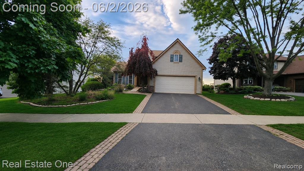 510 Boulder Lake Drive, Oxford, MI 48371
