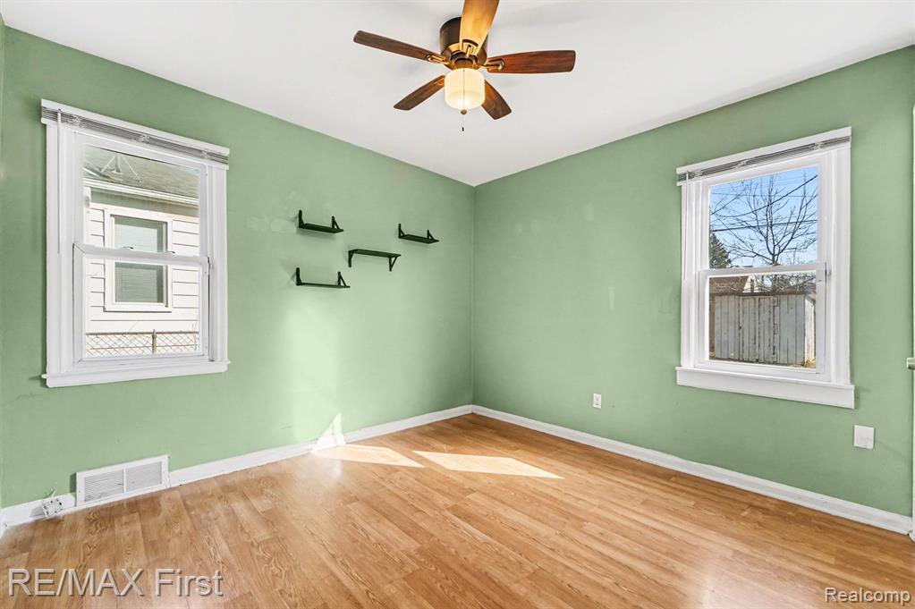 24310 Kipling Street, Oak Park, MI 48237 — Photo 9