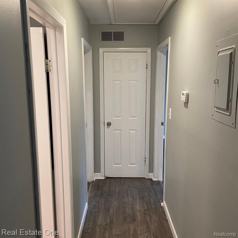 7220 BLUEWATER Drive, Clarkston, MI 48348 — Photo 15