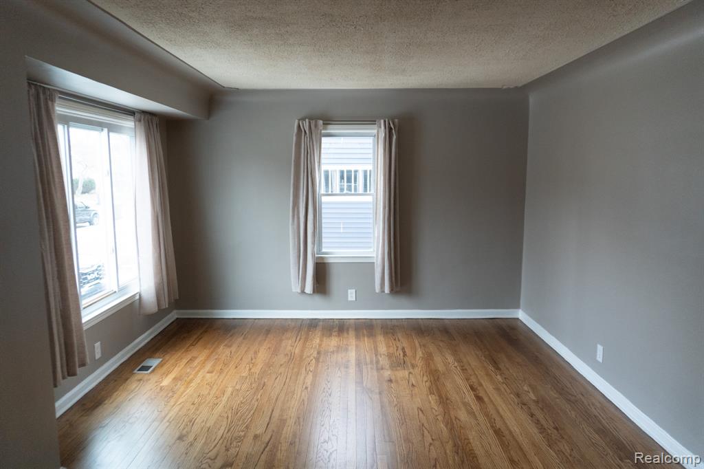 737 Campbell Street, Flint, MI 48507 — Photo 14