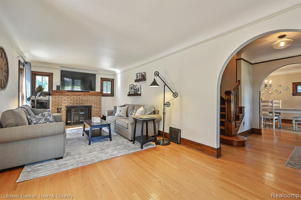 725 E GRAND RIVER Avenue, Fowlerville, MI 48836 — Photo 12