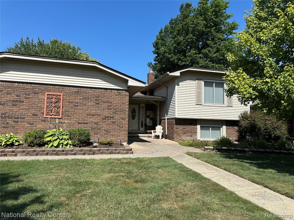 1213 E Franciscan Court, Canton, MI 48187 — Photo 2