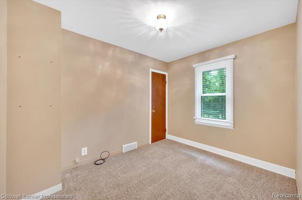 2064 Miles Road, Lapeer, MI 48446 — Photo 21