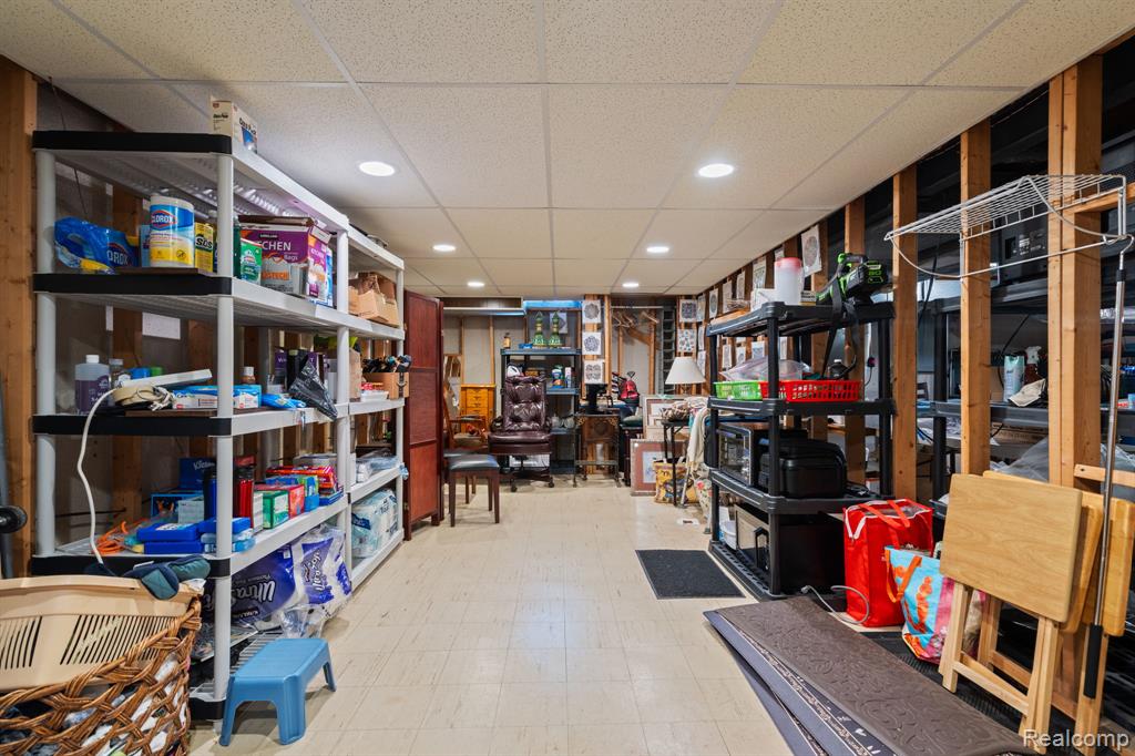 10065 Hart Avenue, Huntington Woods, MI — Photo 35