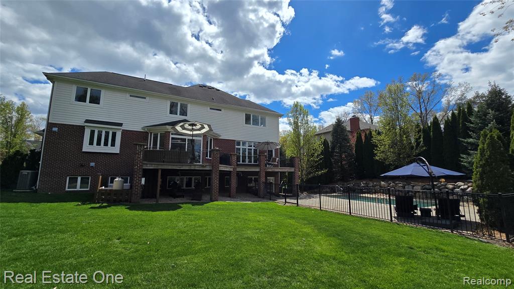 960 Hill Hollow Lane, Milford, MI 48381 — Photo 12