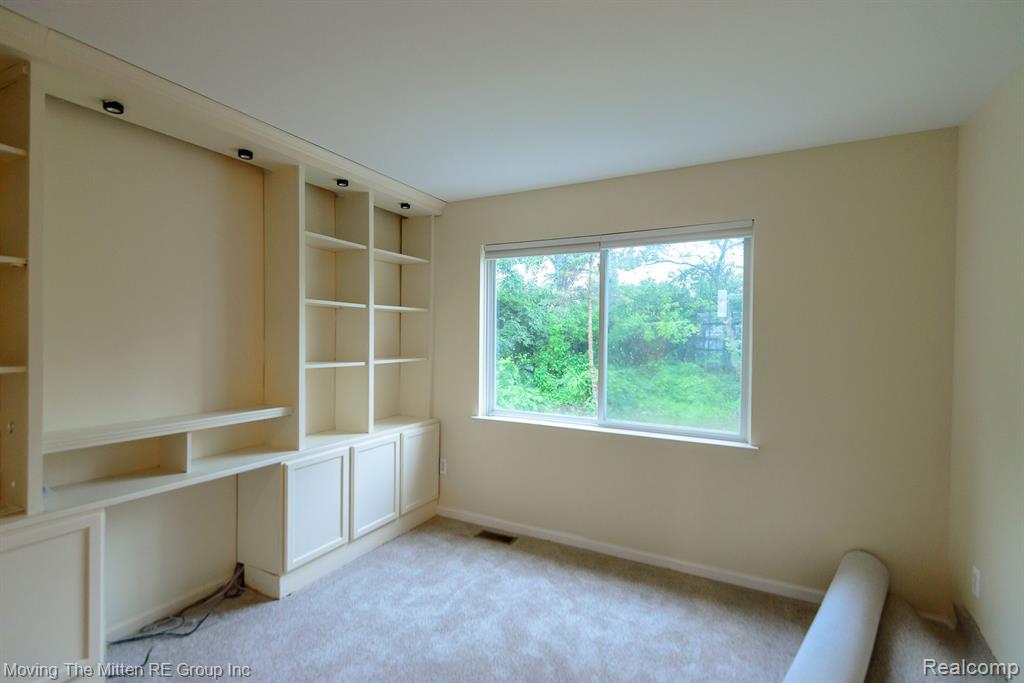 9084 W WALDEN Drive, Van Buren, MI 48111 — Photo 19