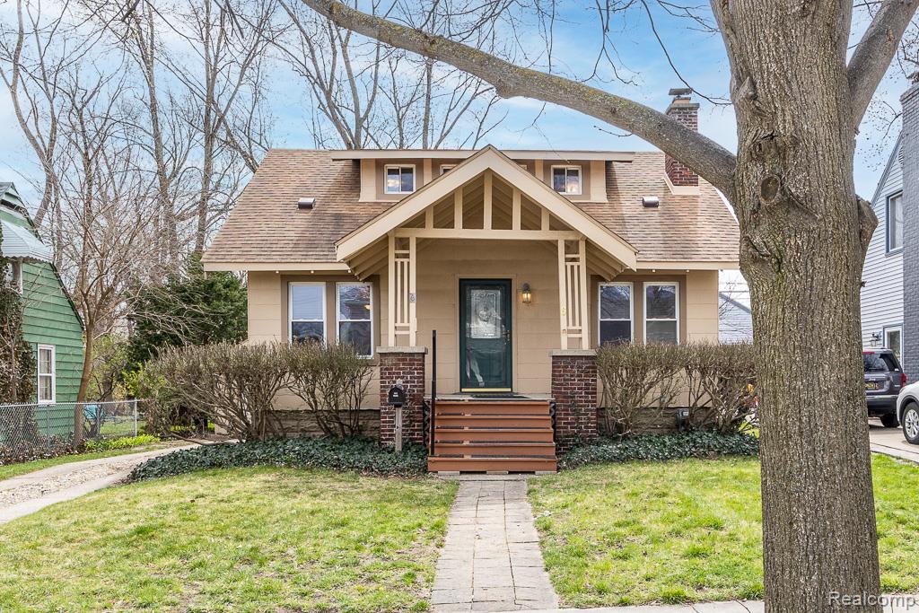 6 Kensington Boulevard, Pleasant Ridge, MI — front exterior