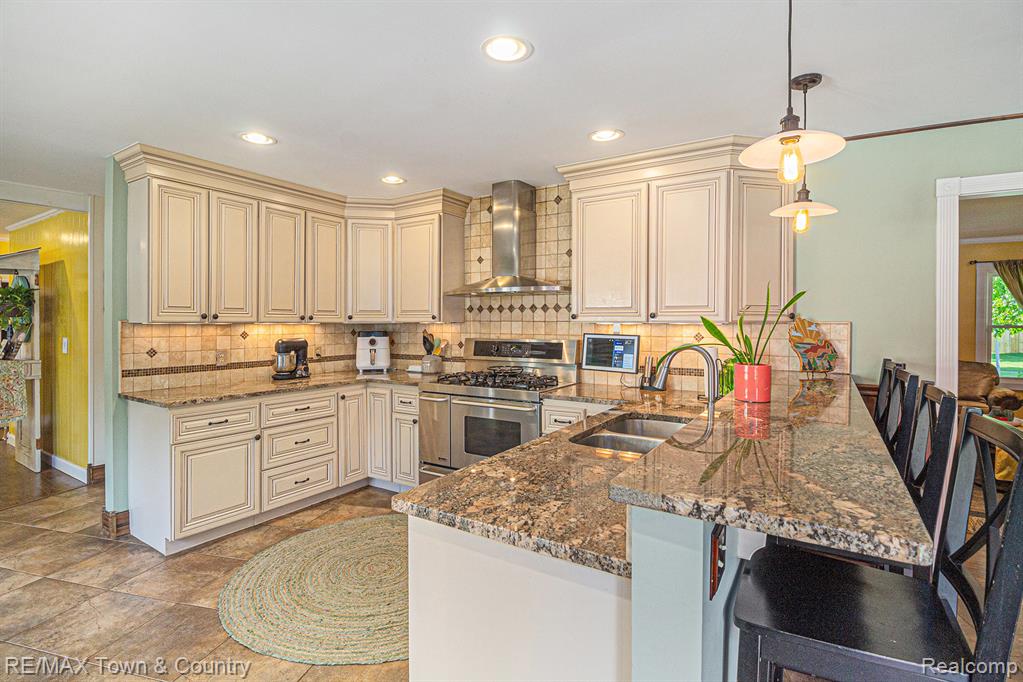 813 Birchwood Drive, Flushing, MI 48433 — Photo 12